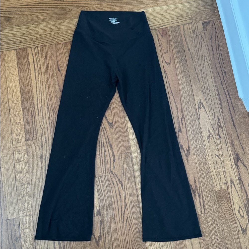 Black Flared Yoga Pants - high waisted - cross over L